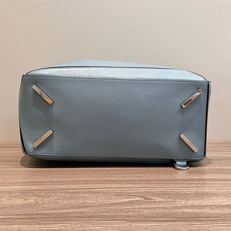 LOEWE 藍色中號拼圖手提斜背包28*18*12 98新配件塵袋-4