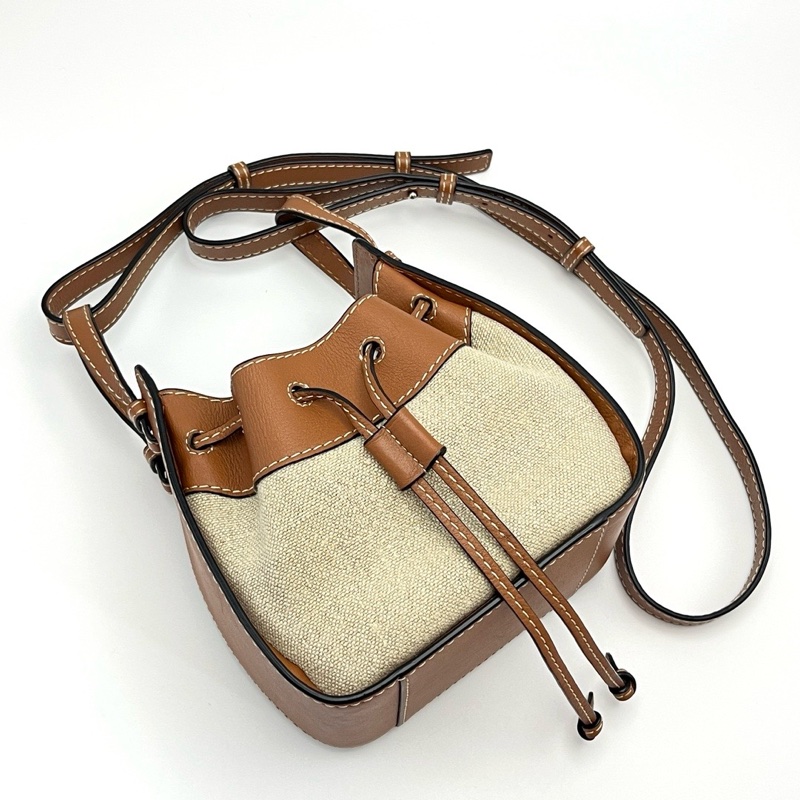 LOEWE 焦糖色拼帆布mini肩背斜背吊床包18*18*11 98新配件塵袋-3