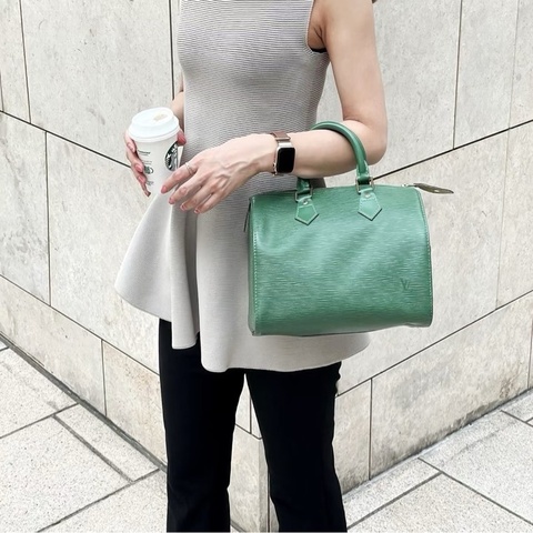 LV 綠色水波紋枕頭手提包27.5*19*15 98新配件塵袋