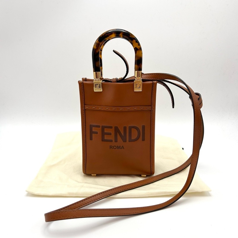 FENDI 玳瑁手柄棕色mini琴譜手提斜背包13*17*6 98新配件塵袋-1