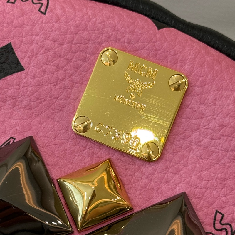 MCM粉紅色雙肩包-17