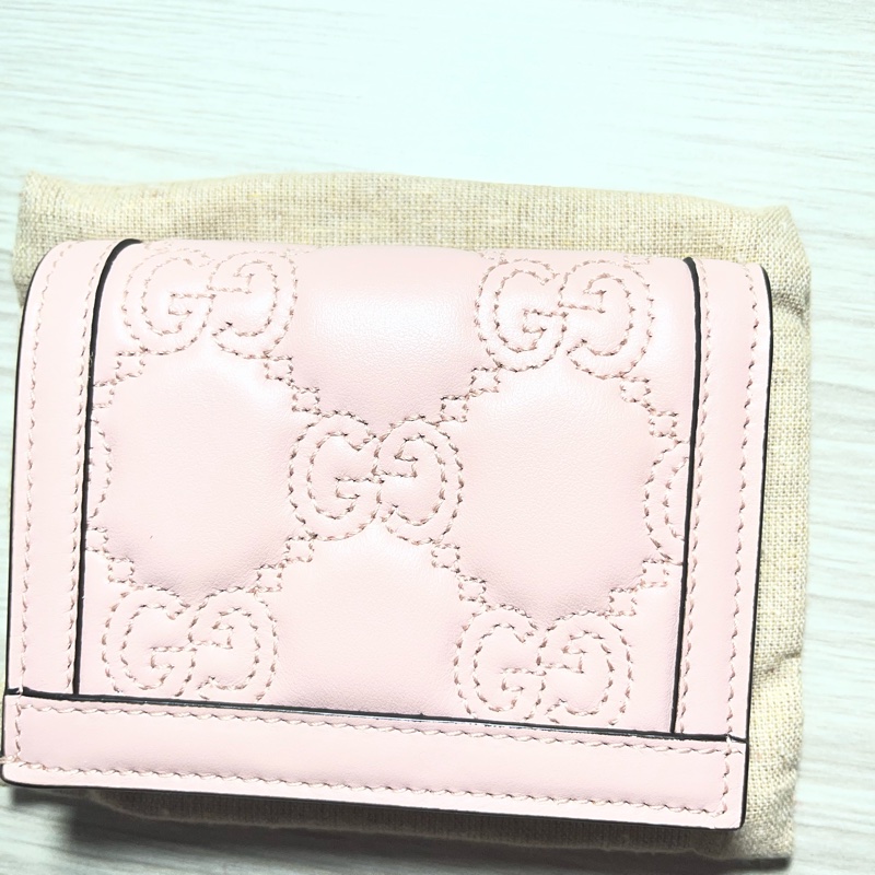 Gucci 粉色短夾（大全配含紙袋）-1