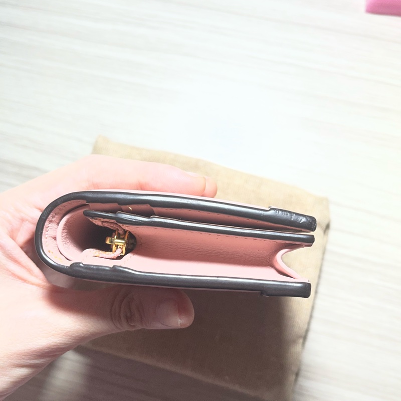 Gucci 粉色短夾（大全配含紙袋）-4