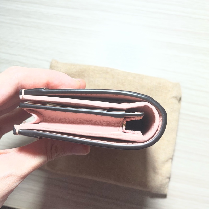 Gucci 粉色短夾（大全配含紙袋）-11