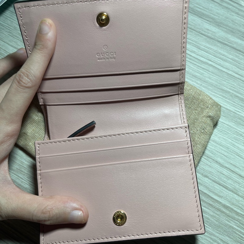 Gucci 粉色短夾（大全配含紙袋）-19