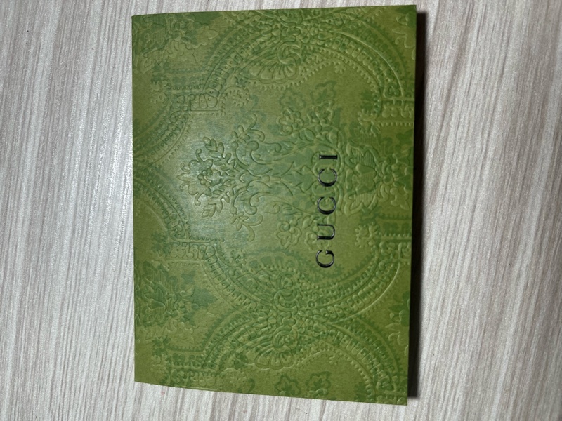 Gucci 粉色短夾（大全配含紙袋）-24