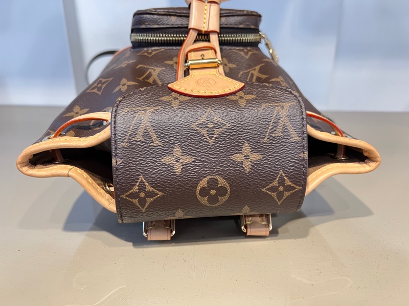 LV 原花Mintsouris Mini金釦下蓋束口手提後背包-5
