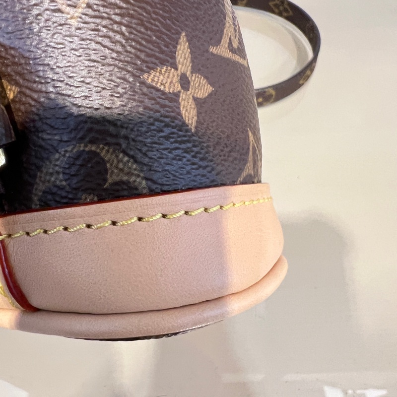 LV 原花Mintsouris Mini金釦下蓋束口手提後背包-8