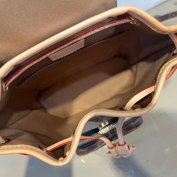 LV 原花Mintsouris Mini金釦下蓋束口手提後背包-10