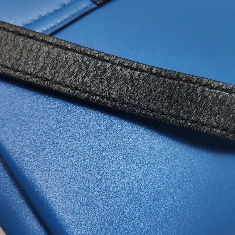 Bvlgari Serpenti Viper牛皮純色字母Logo斜挎包單肩包-18