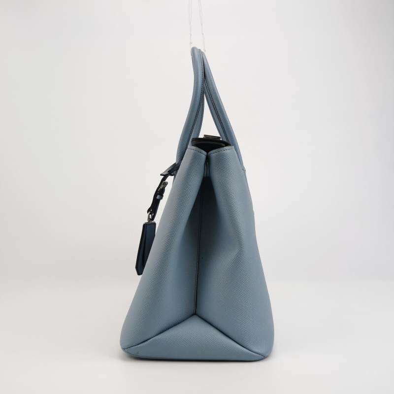 Prada牛皮純色三角徽標手提包-2