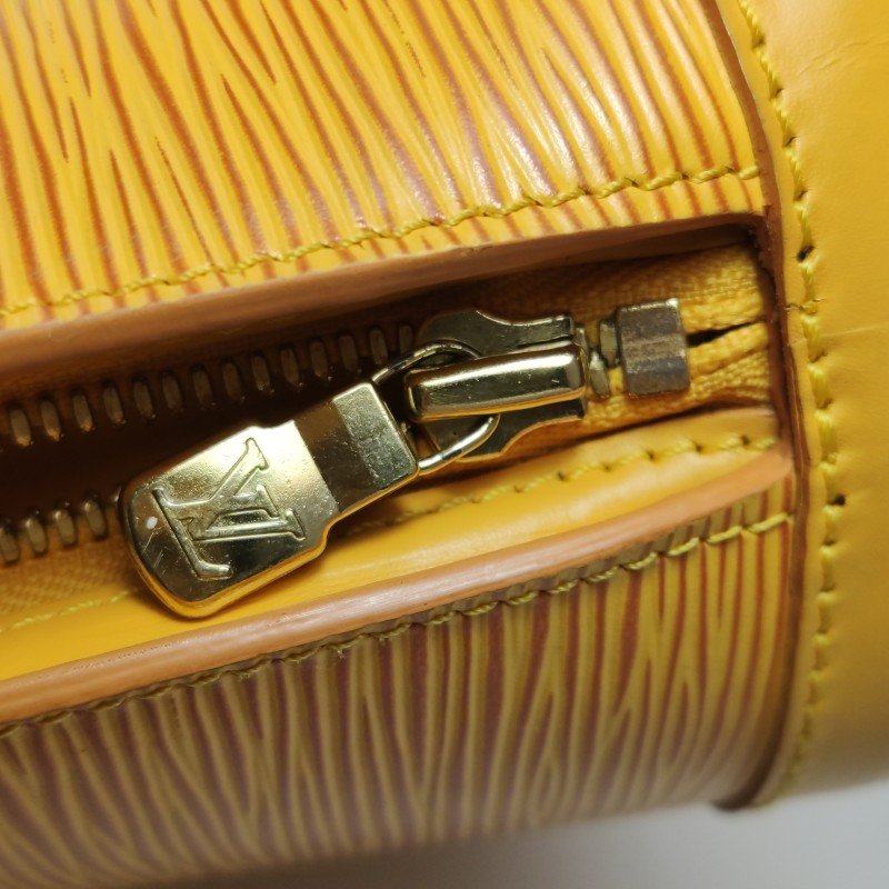 Louis Vuitton(LV)Lussac牛皮純色中古單肩包-10