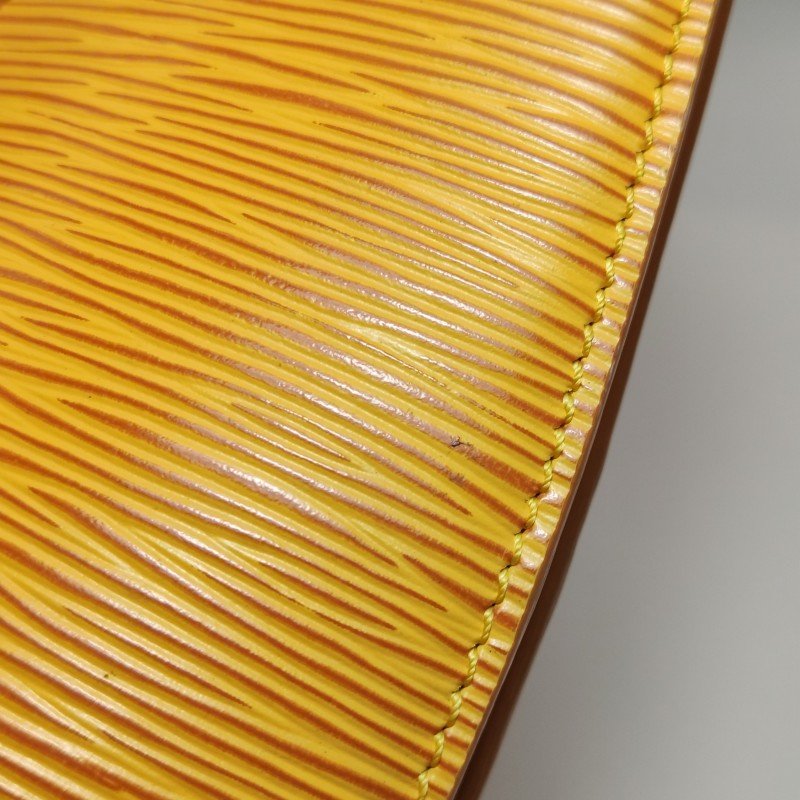 Louis Vuitton(LV)Lussac牛皮純色中古單肩包-13