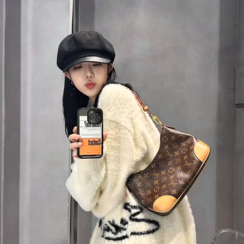 LOUIS VUITTON Boulogne牛角包 - PM-1