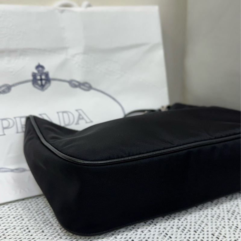 Prada 黑色尼龍三合一hobo包-8