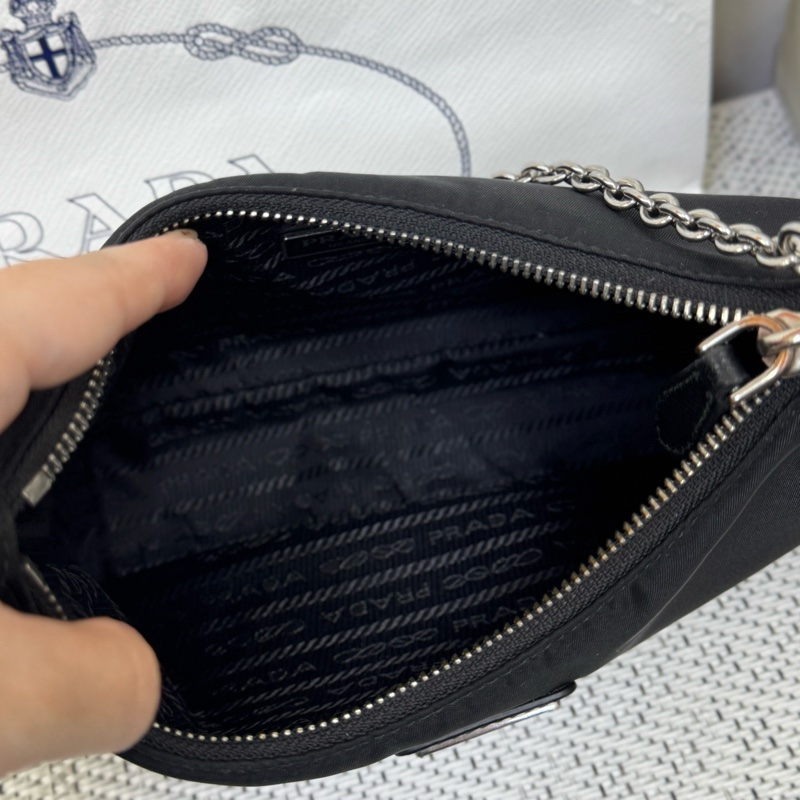 Prada 黑色尼龍三合一hobo包-13