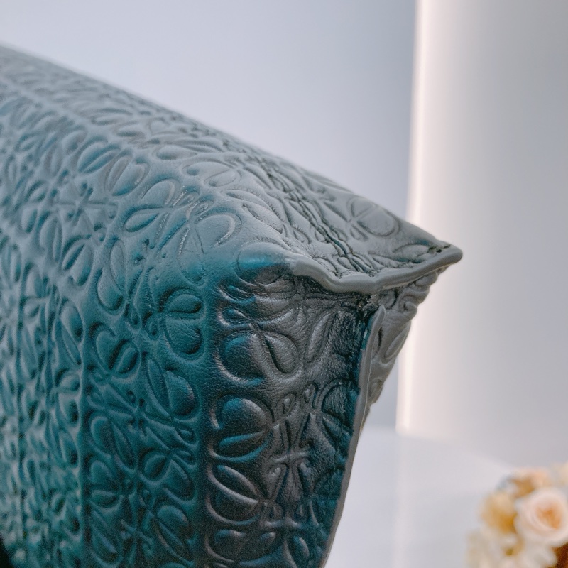 MS0465 LOEWE 羅威經典花紋手拿包包T POUCH ANAGRAM REPEAT CALFSKIN-9