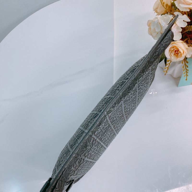 MS0465 LOEWE 羅威經典花紋手拿包包T POUCH ANAGRAM REPEAT CALFSKIN-19