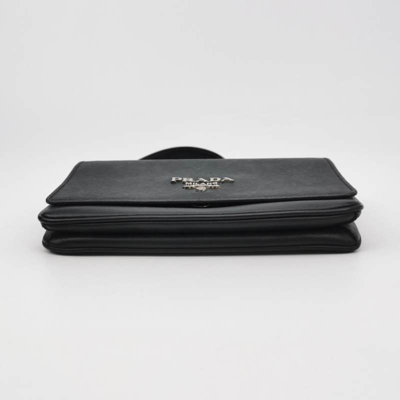 Prada牛皮純色字母Logo單肩包-5