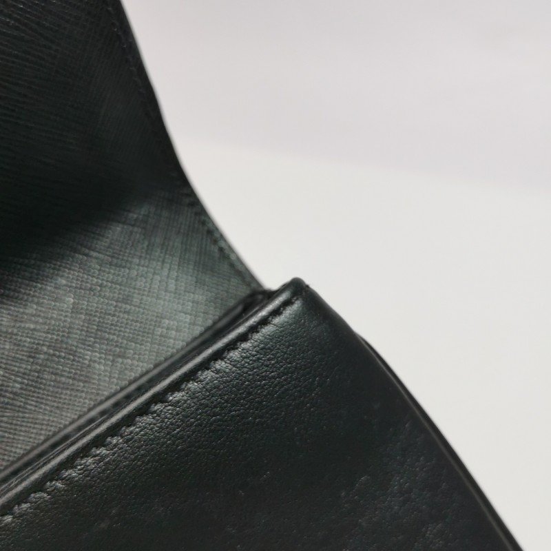 Prada牛皮純色字母Logo單肩包-14