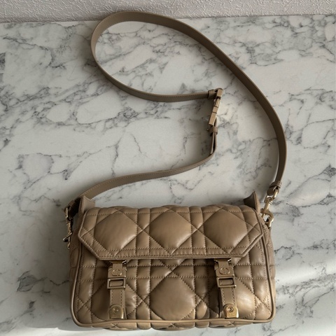 Dior奶茶色黛妃雙釦掀蓋橫式郵差包