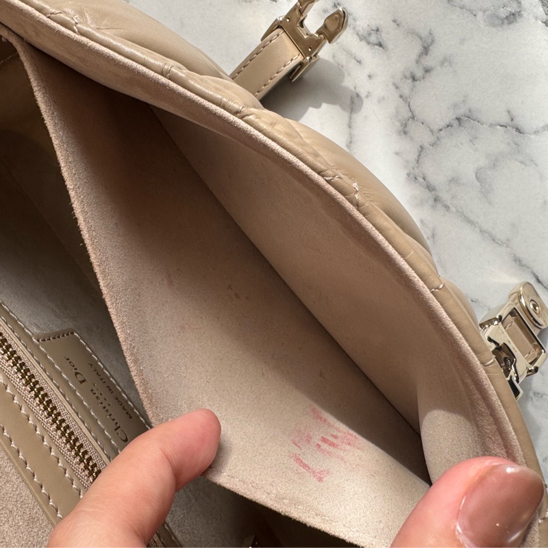 Dior奶茶色黛妃雙釦掀蓋橫式郵差包-28