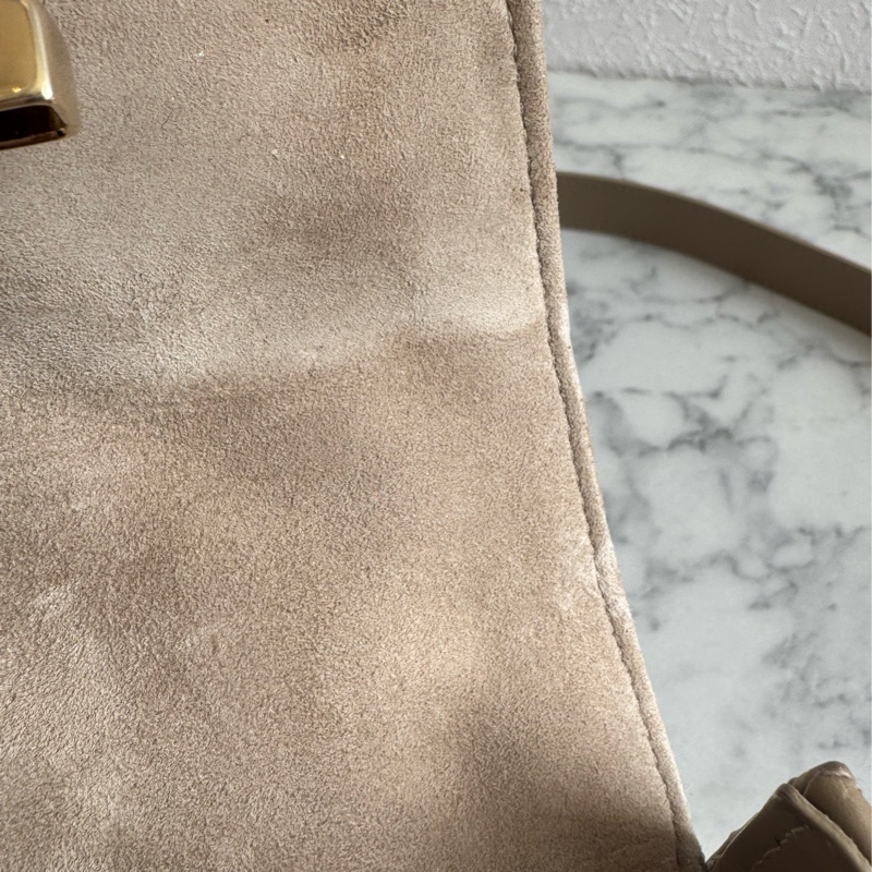 Dior奶茶色黛妃雙釦掀蓋橫式郵差包-34