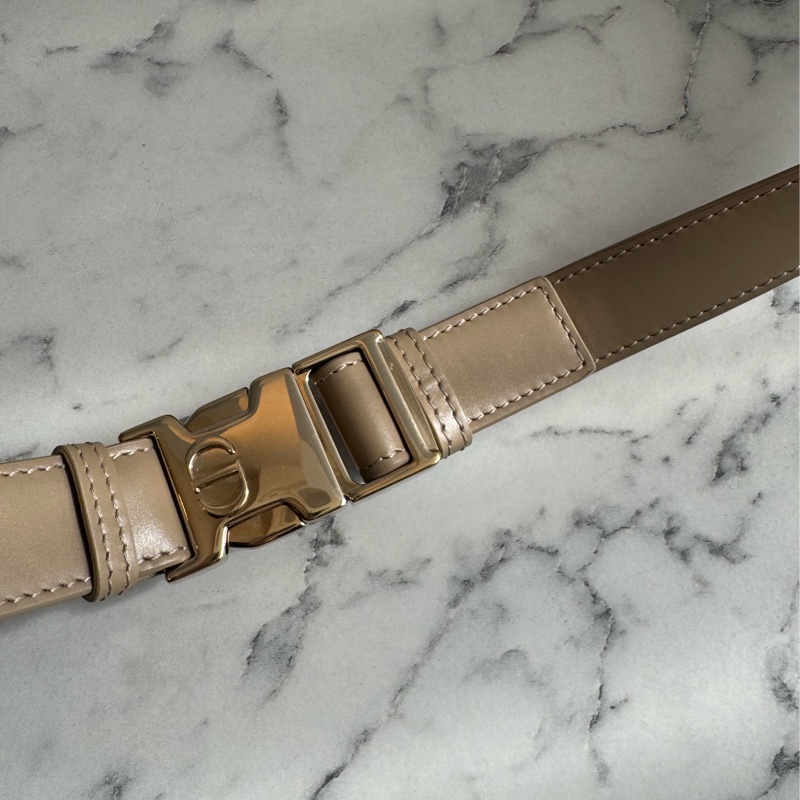 Dior奶茶色黛妃雙釦掀蓋橫式郵差包-40