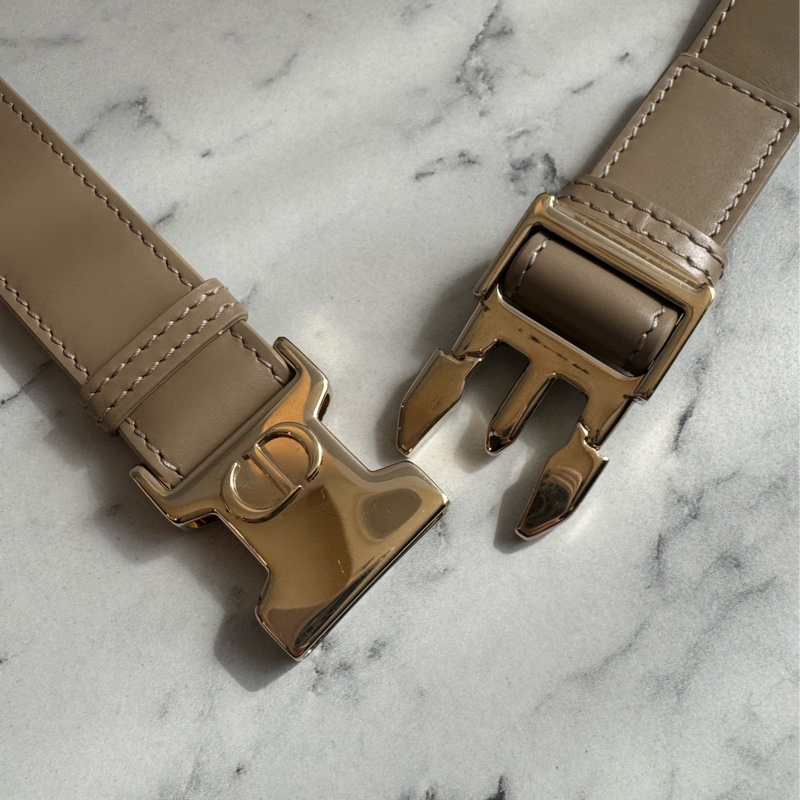 Dior奶茶色黛妃雙釦掀蓋橫式郵差包-42