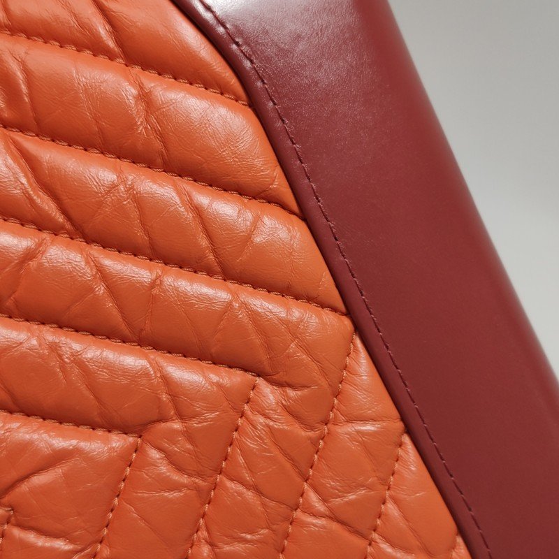 Chanel Gabrielle流浪包小號牛皮拼色菱格絎縫雙鏈條設計單肩包-20