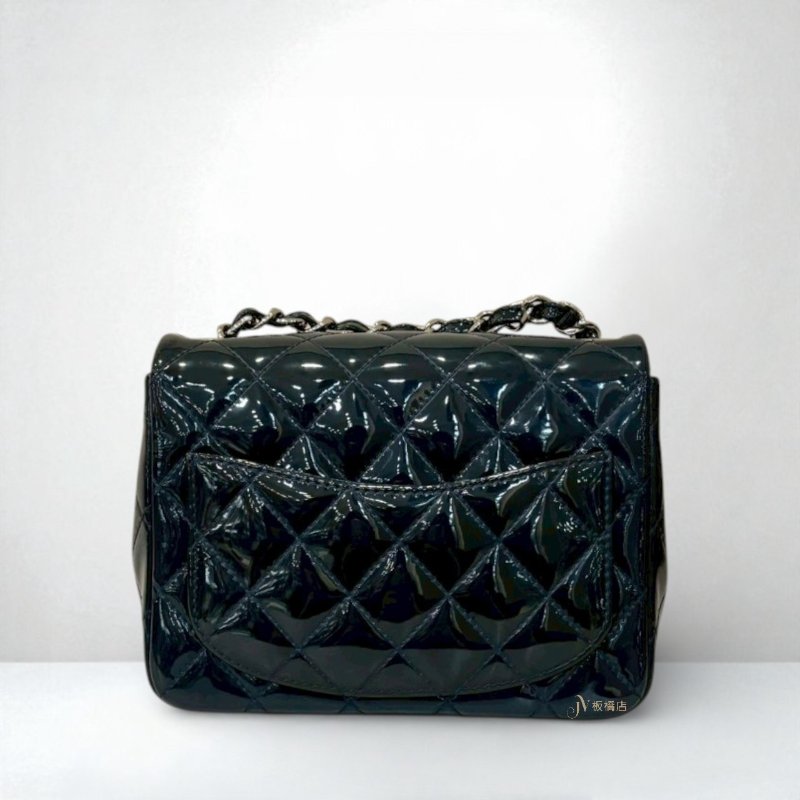 Chanel 深藍漆皮方胖子迷你口蓋包 A35200-3