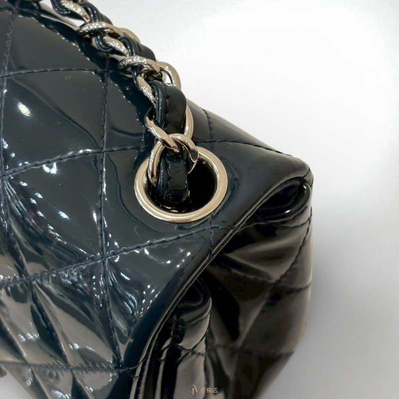 Chanel 深藍漆皮方胖子迷你口蓋包 A35200-7