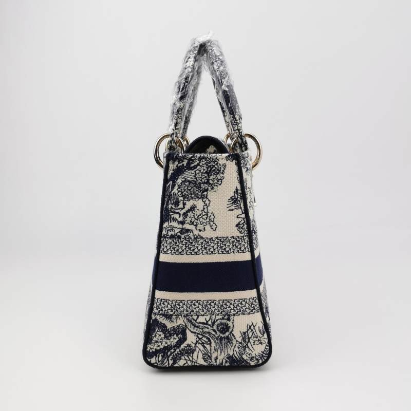 Dior Lady Dior戴妃包中號帆布圖案刺繡字母Logo吊飾斜挎包單肩包-3