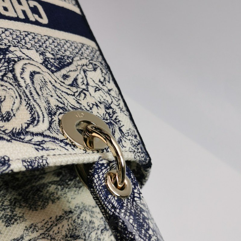 Dior Lady Dior戴妃包中號帆布圖案刺繡字母Logo吊飾斜挎包單肩包-9