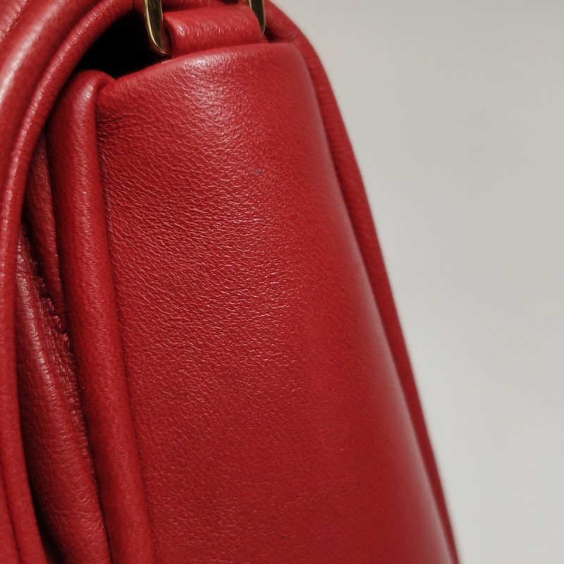 Miu Miu羊皮純色字母logo褶皺斜挎包單肩包-16