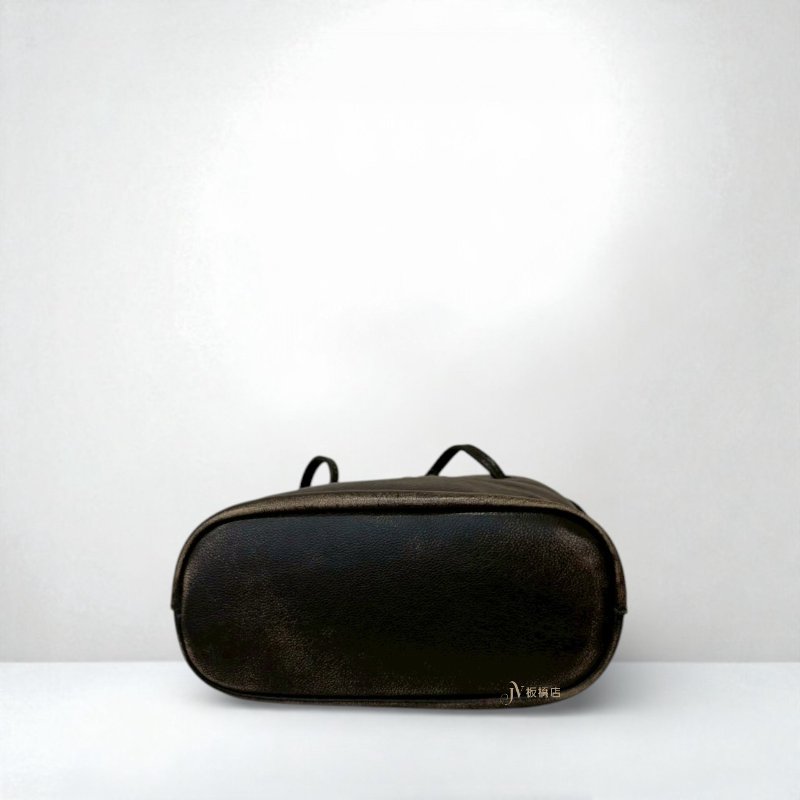 MIUMIU 造舊咖啡色納帕皮革小水桶袋-4