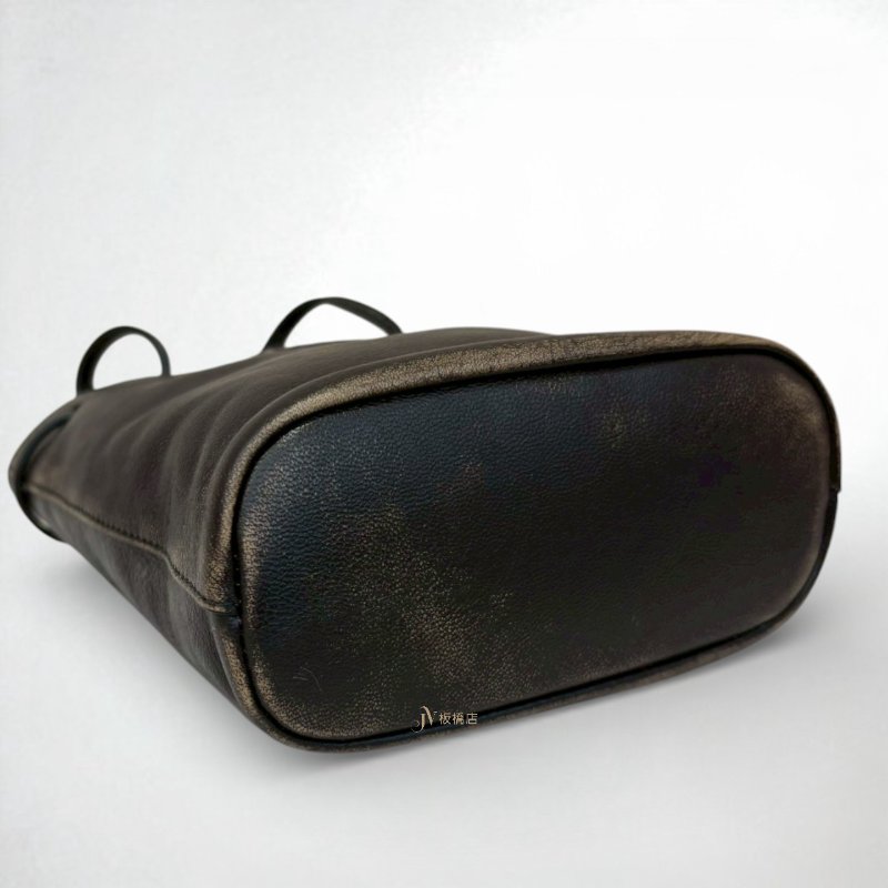 MIUMIU 造舊咖啡色納帕皮革小水桶袋-6