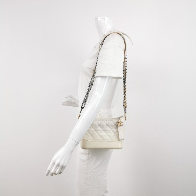 Chanel Gabrielle流浪包小號羊皮漆皮菱格絎縫雙鏈條設計單肩包-1