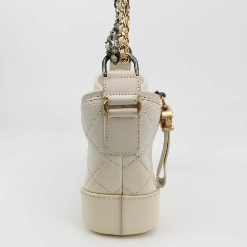 Chanel Gabrielle流浪包小號羊皮漆皮菱格絎縫雙鏈條設計單肩包-3