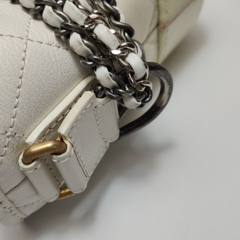 Chanel Gabrielle流浪包小號羊皮漆皮菱格絎縫雙鏈條設計單肩包-13