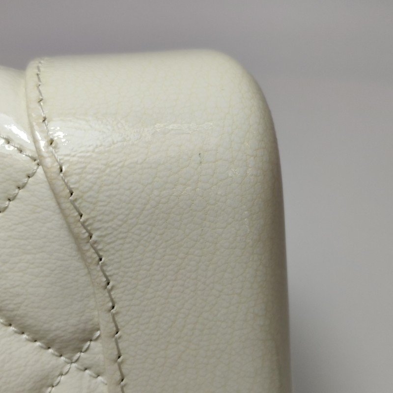 Chanel Gabrielle流浪包小號羊皮漆皮菱格絎縫雙鏈條設計單肩包-14