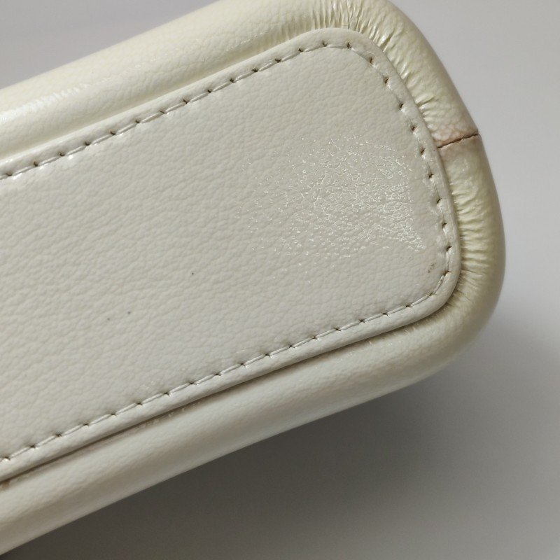 Chanel Gabrielle流浪包小號羊皮漆皮菱格絎縫雙鏈條設計單肩包-15