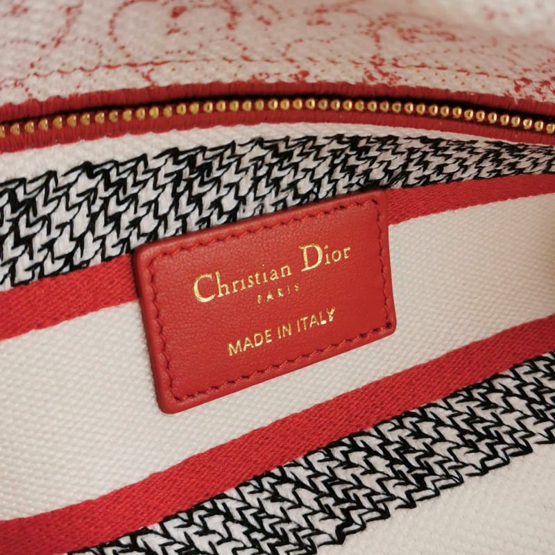 Dior Lady Dior戴妃包中號帆布愛心刺繡字母Logo吊飾斜挎包單肩包-7