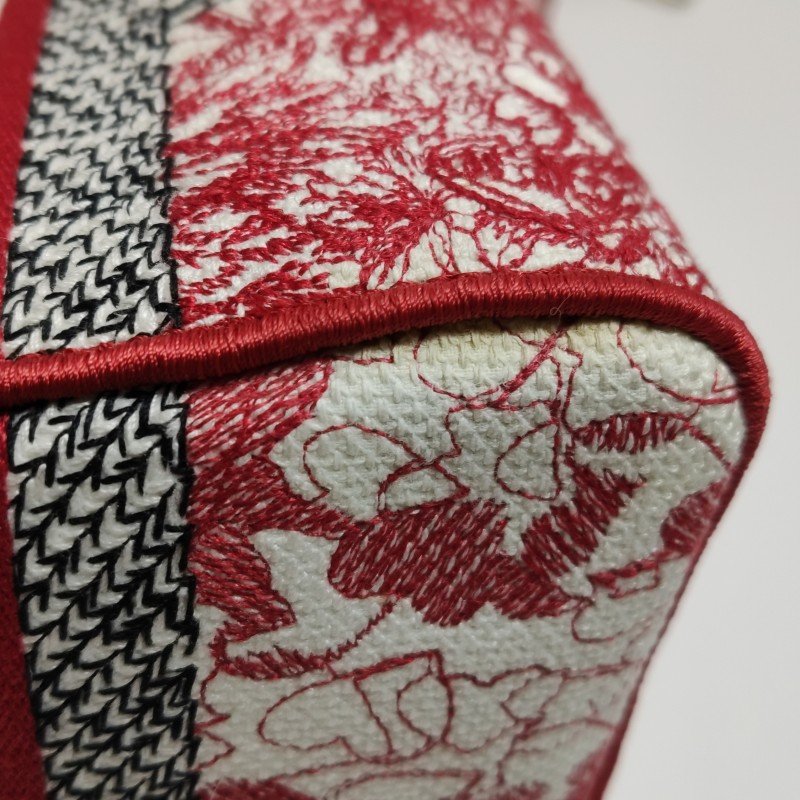 Dior Lady Dior戴妃包中號帆布愛心刺繡字母Logo吊飾斜挎包單肩包-13