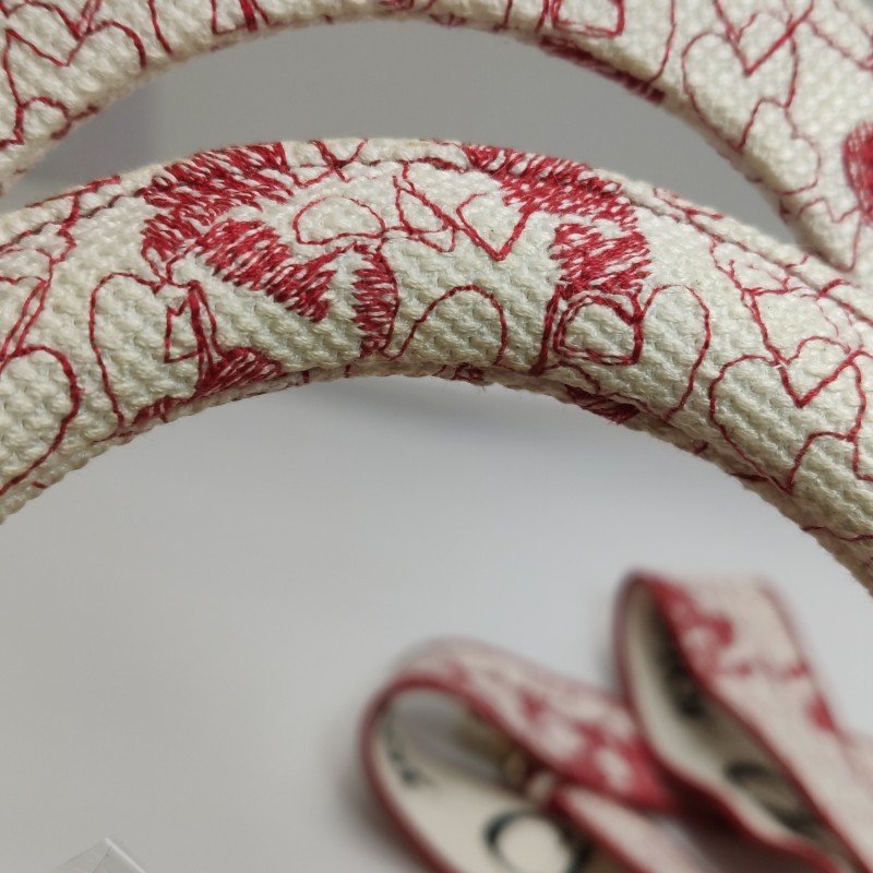 Dior Lady Dior戴妃包中號帆布愛心刺繡字母Logo吊飾斜挎包單肩包-17