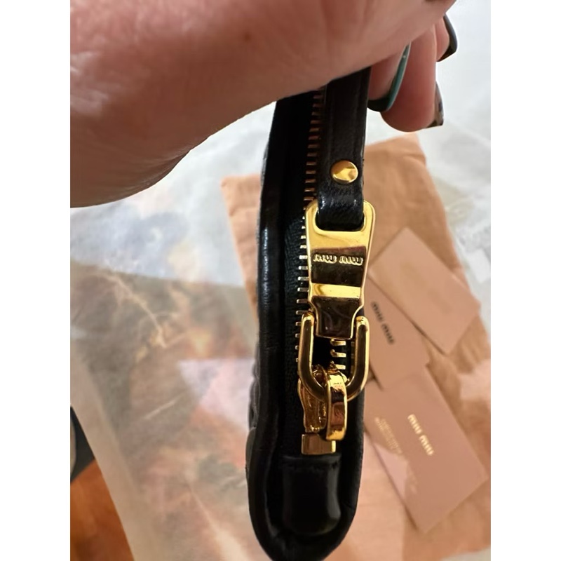 Miu Miu 羊皮手拿包-3