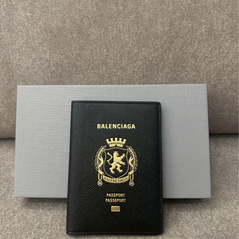 巴黎世家護照卡包-0