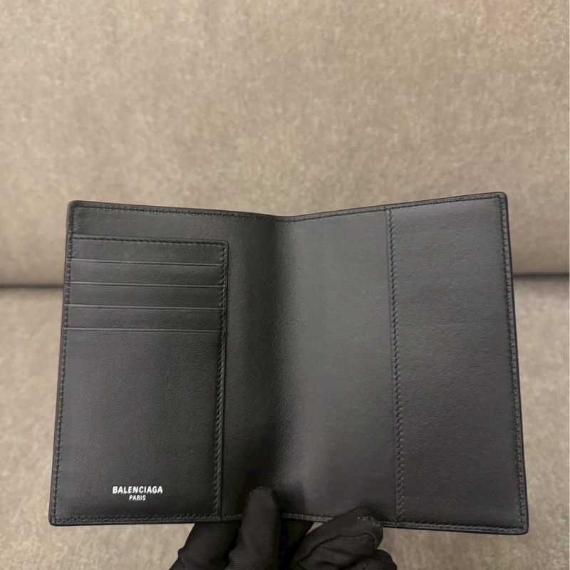 巴黎世家護照卡包-5