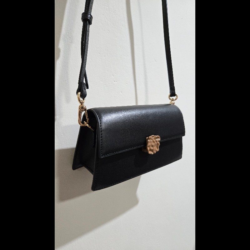 charles&keith斜背包-1