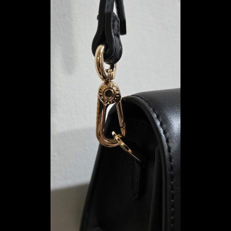 charles&keith斜背包-2